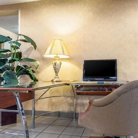 Econo Lodge Inn & Suites Evansville Stevenson Kültér fotó