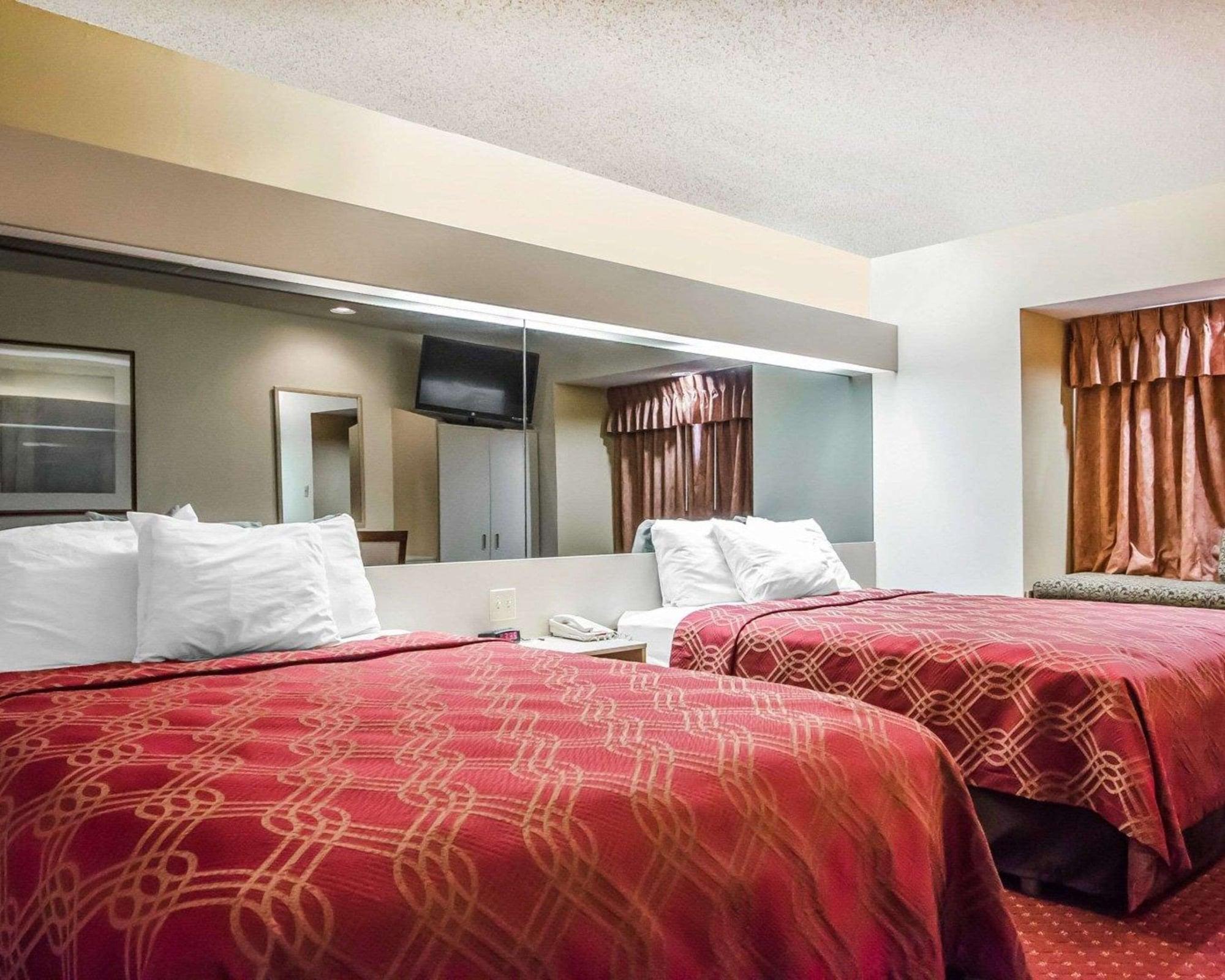 Econo Lodge Inn & Suites Evansville Stevenson Kültér fotó