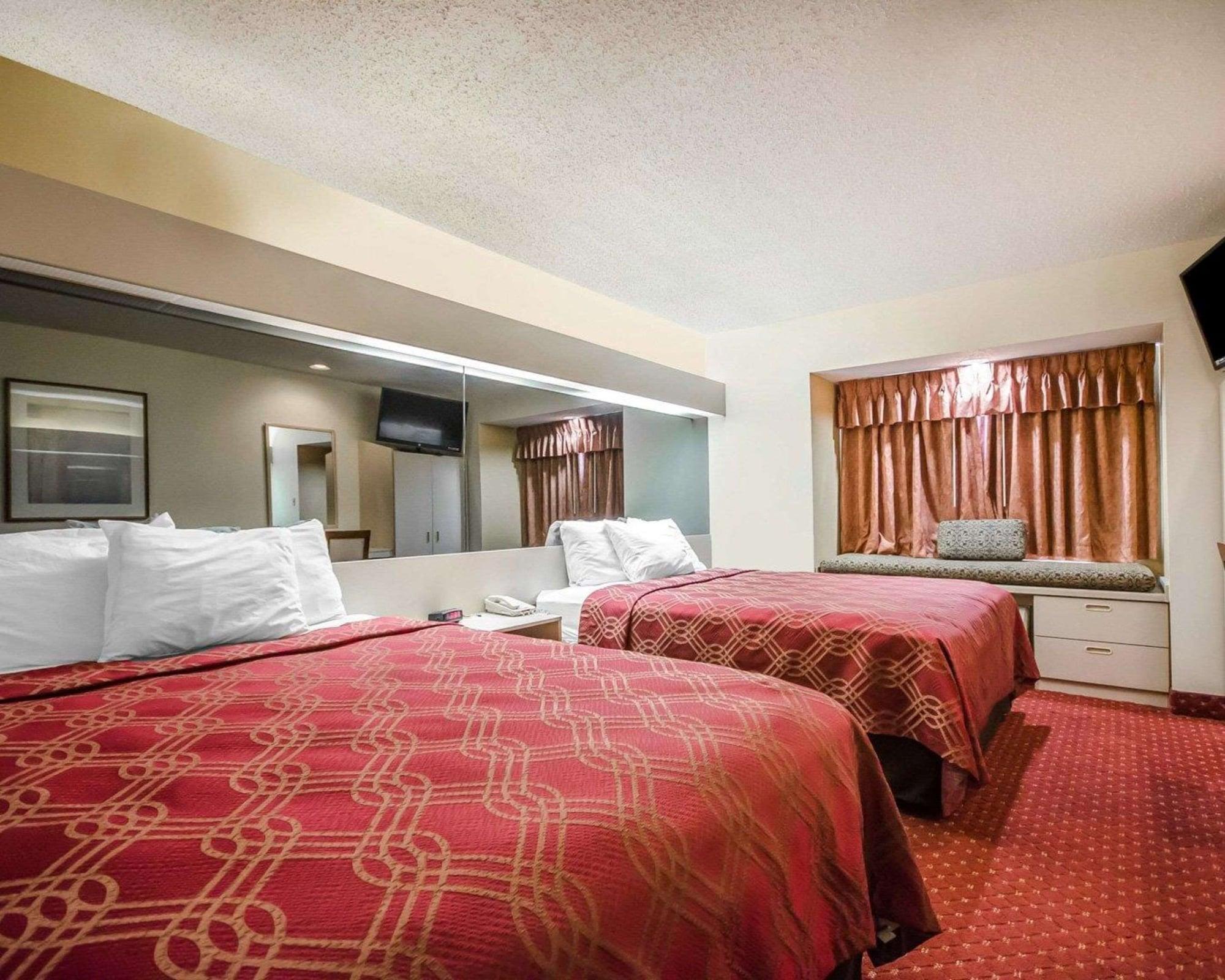 Econo Lodge Inn & Suites Evansville Stevenson Kültér fotó