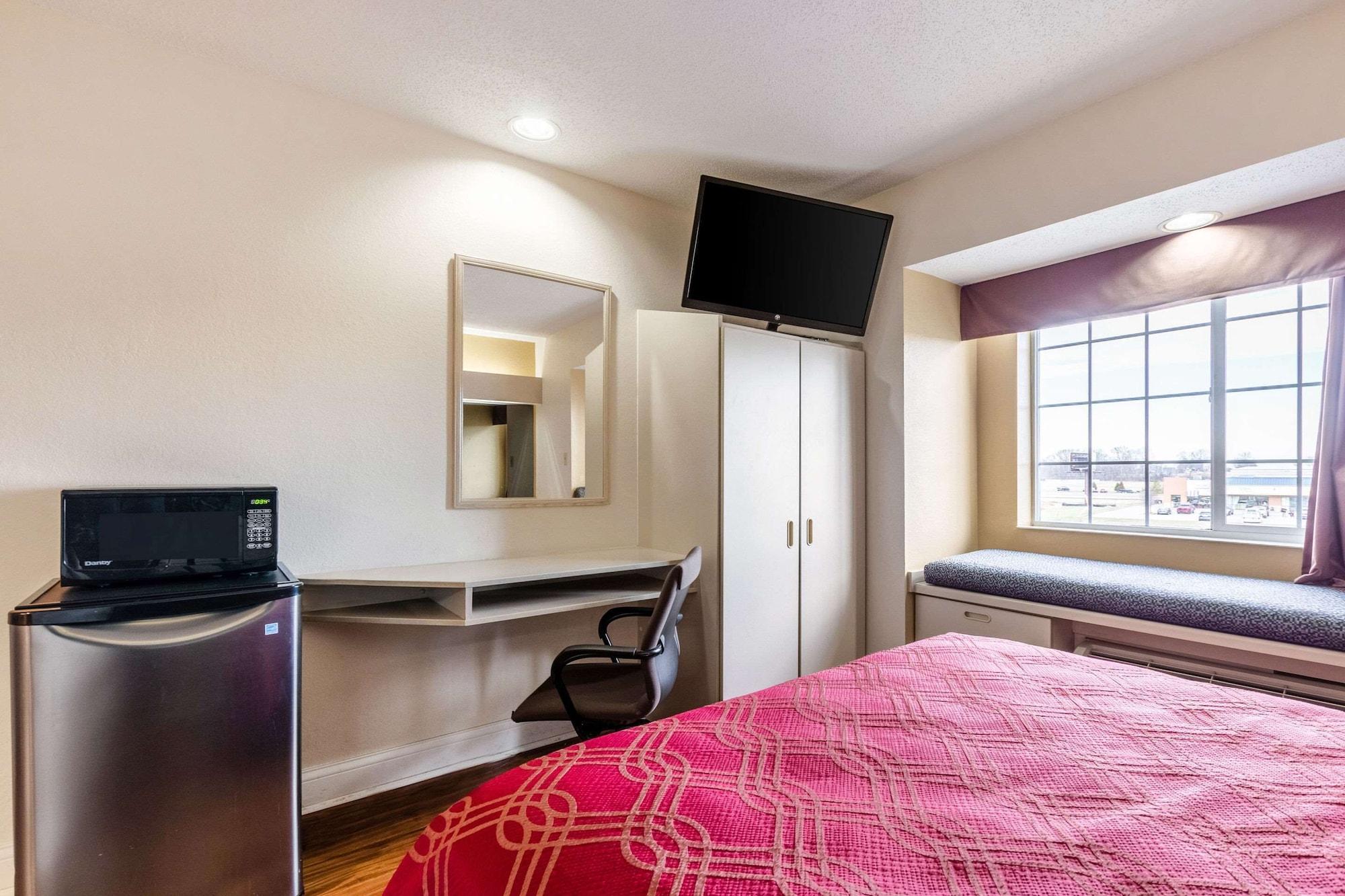Econo Lodge Inn & Suites Evansville Stevenson Kültér fotó