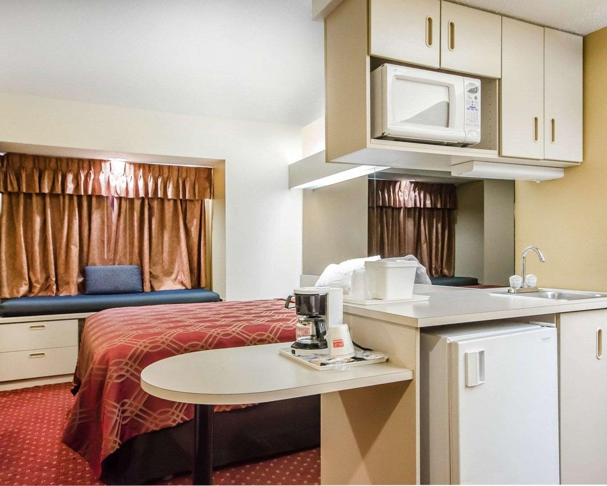 Econo Lodge Inn & Suites Evansville Stevenson Kültér fotó