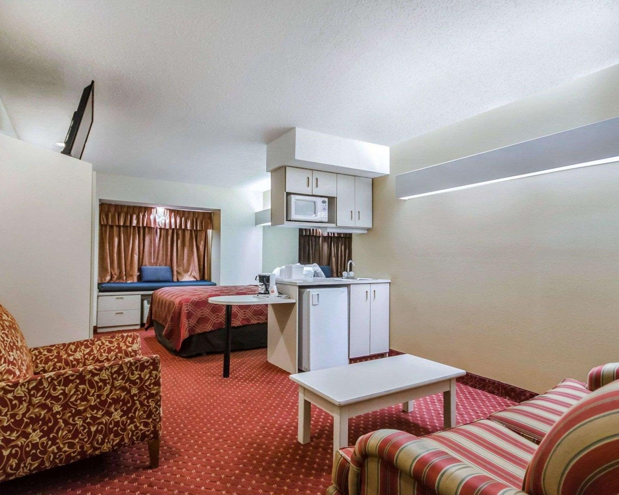 Econo Lodge Inn & Suites Evansville Stevenson Kültér fotó