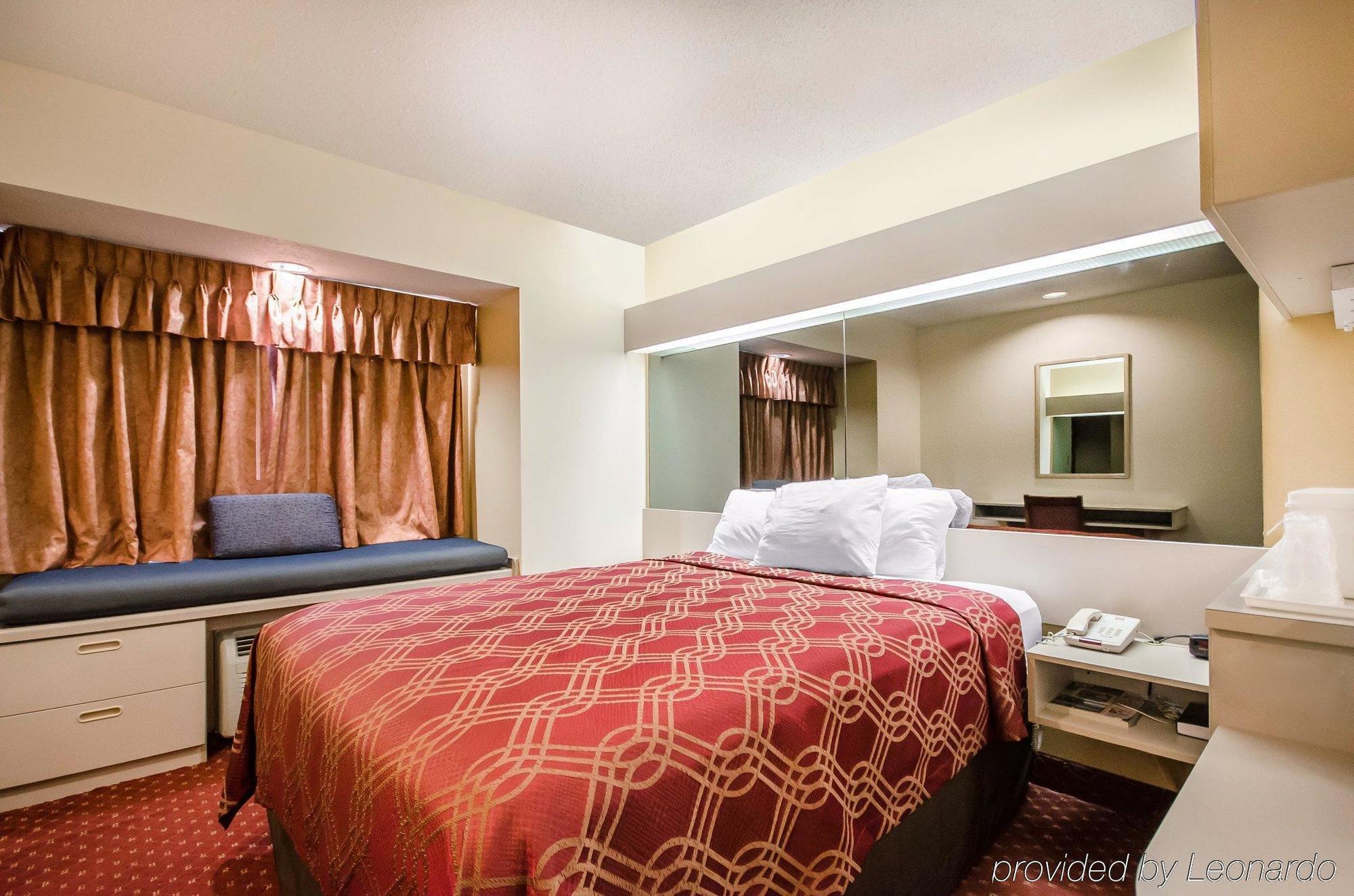 Econo Lodge Inn & Suites Evansville Stevenson Kültér fotó
