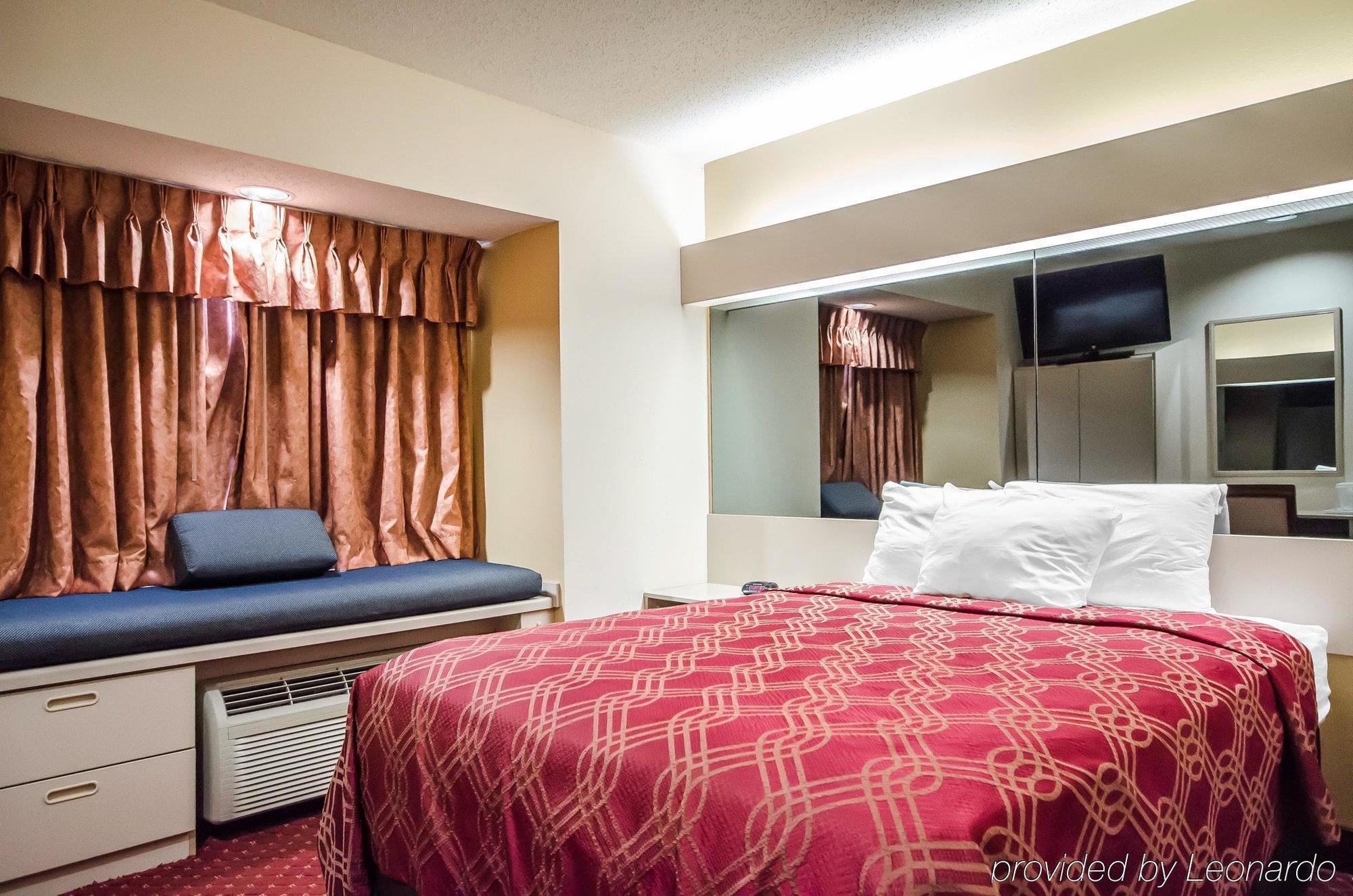 Econo Lodge Inn & Suites Evansville Stevenson Kültér fotó