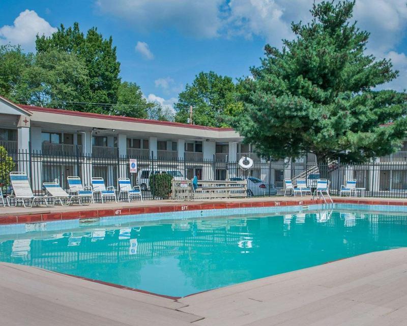 Econo Lodge Inn & Suites Evansville Stevenson Kültér fotó
