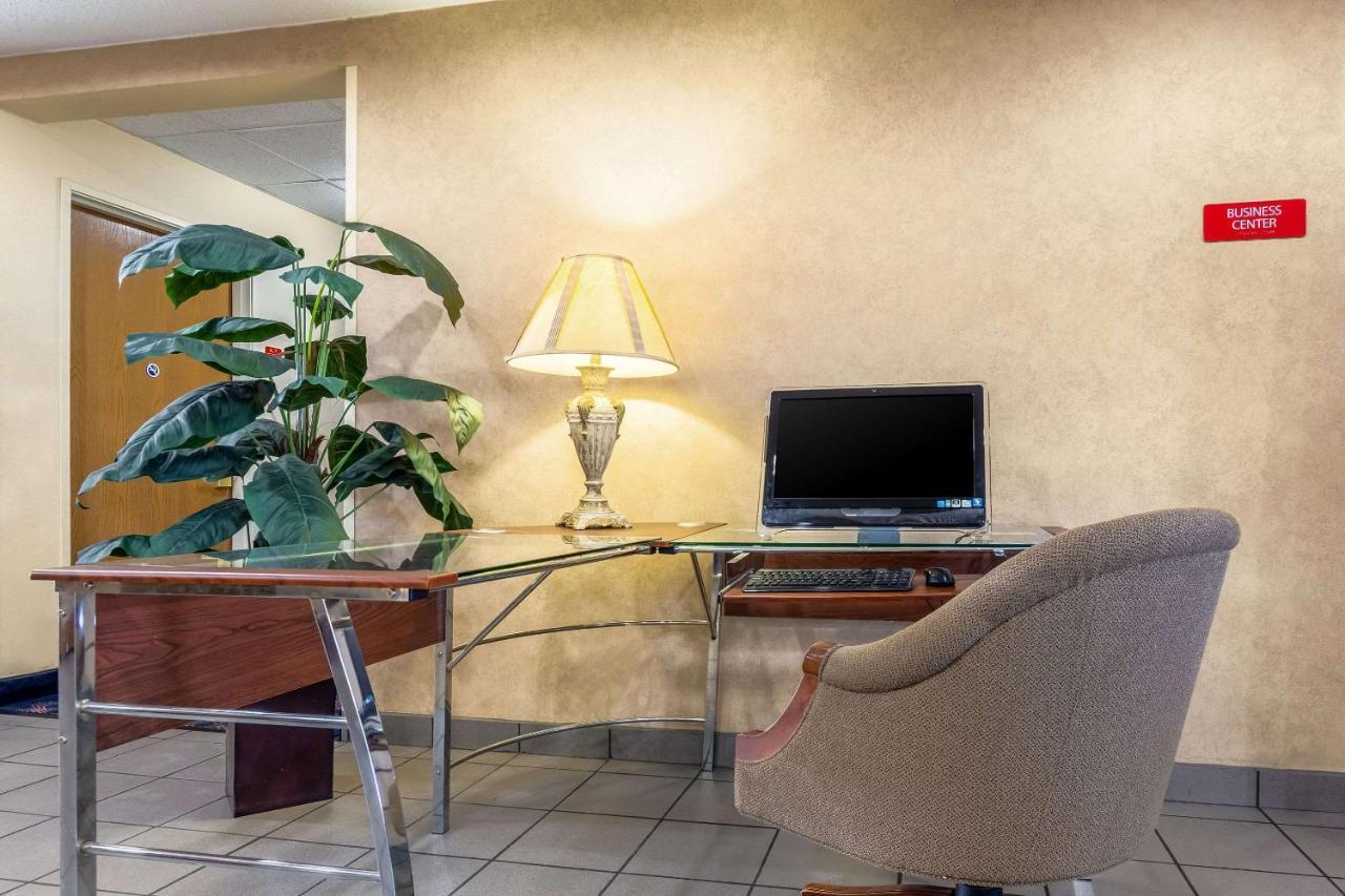 Econo Lodge Inn & Suites Evansville Stevenson Kültér fotó